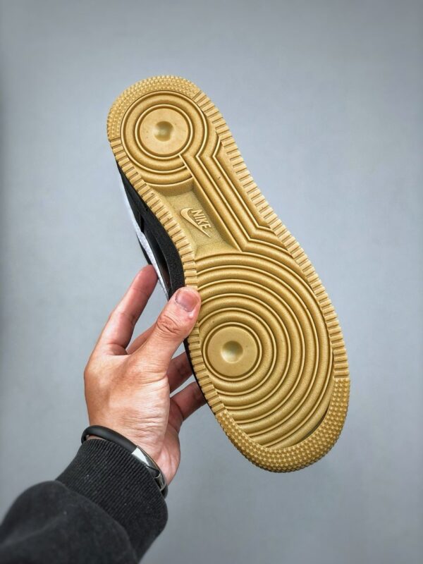 RÉPLICA AIR FORCE 1 '07 LV8 'BLACK WHITE' GUM - Imagen 3