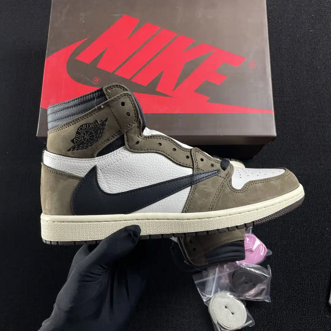 RÉPLICA AIR JORDAN RETRO 1 TRAVIS SCOTT - Imagen 6