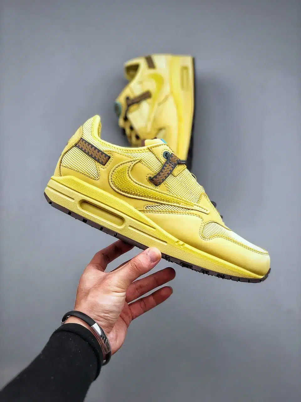 RÉPLICA AIR MAX 1 TRAVIS SCOTT CACTUS JACK SATURN 'ORO' - Imagen 7