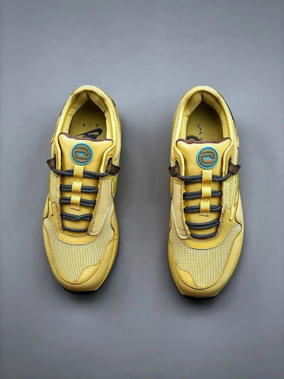 RÉPLICA AIR MAX 1 TRAVIS SCOTT CACTUS JACK SATURN 'ORO' - Imagen 6