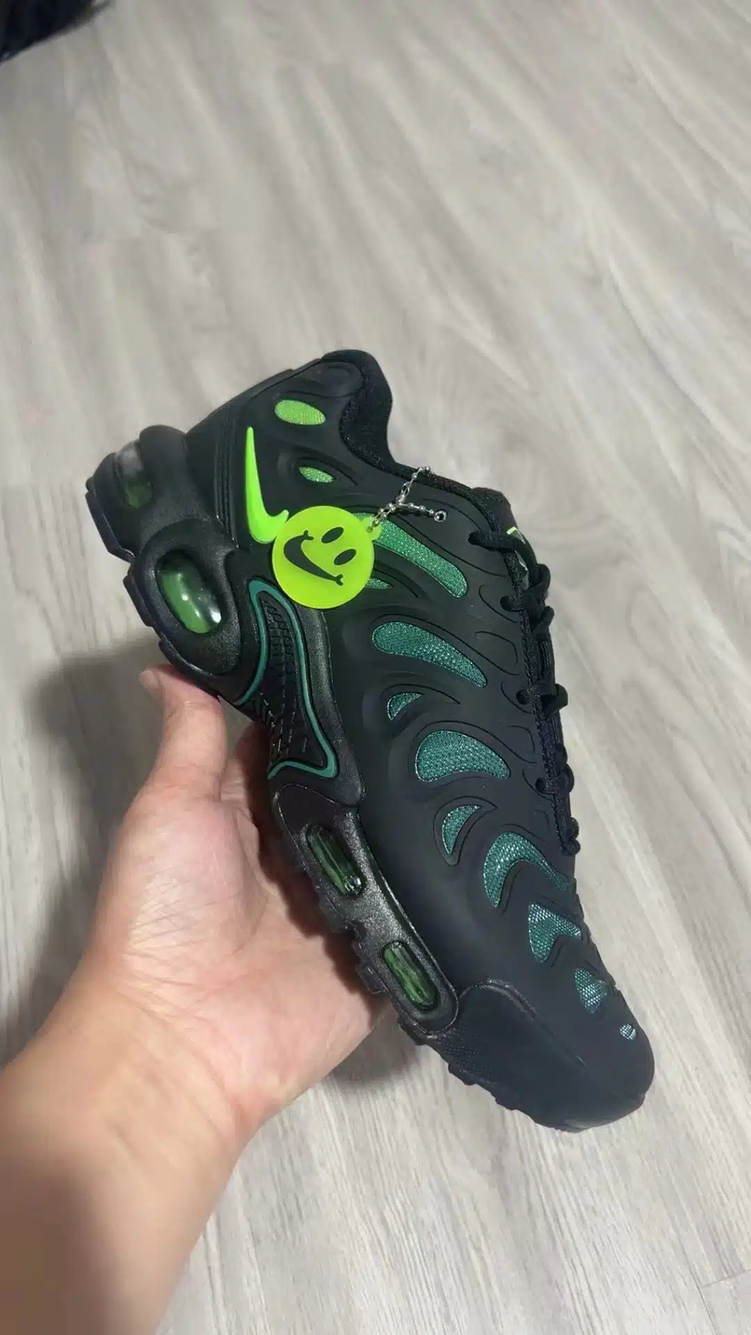 RÉPLICA AIR MAX PLUS DRIFT 'BLACK VOLT' - Imagen 2