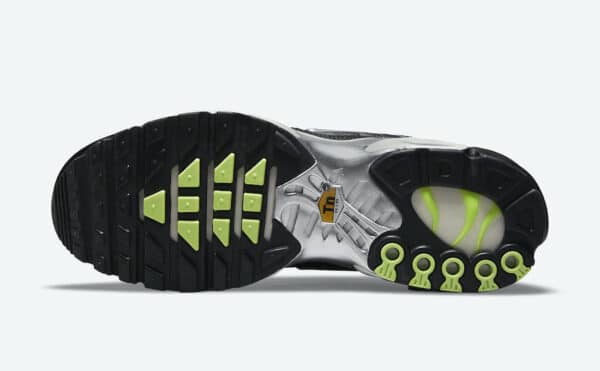 RÉPLICA AIR MAX PLUS SE 'BLACK CHROME' - Imagen 4