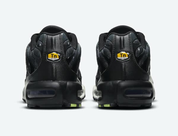 RÉPLICA AIR MAX PLUS SE 'BLACK CHROME' - Imagen 2