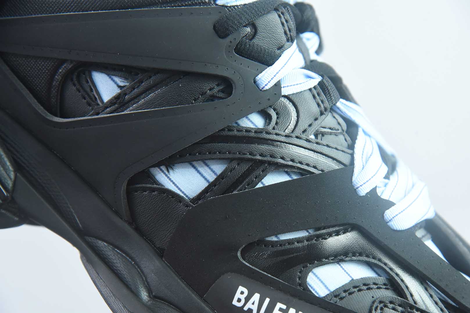 BALENCIAGA TRACK SHIRT 'NEGRAS Y AZULES' - Imagen 6
