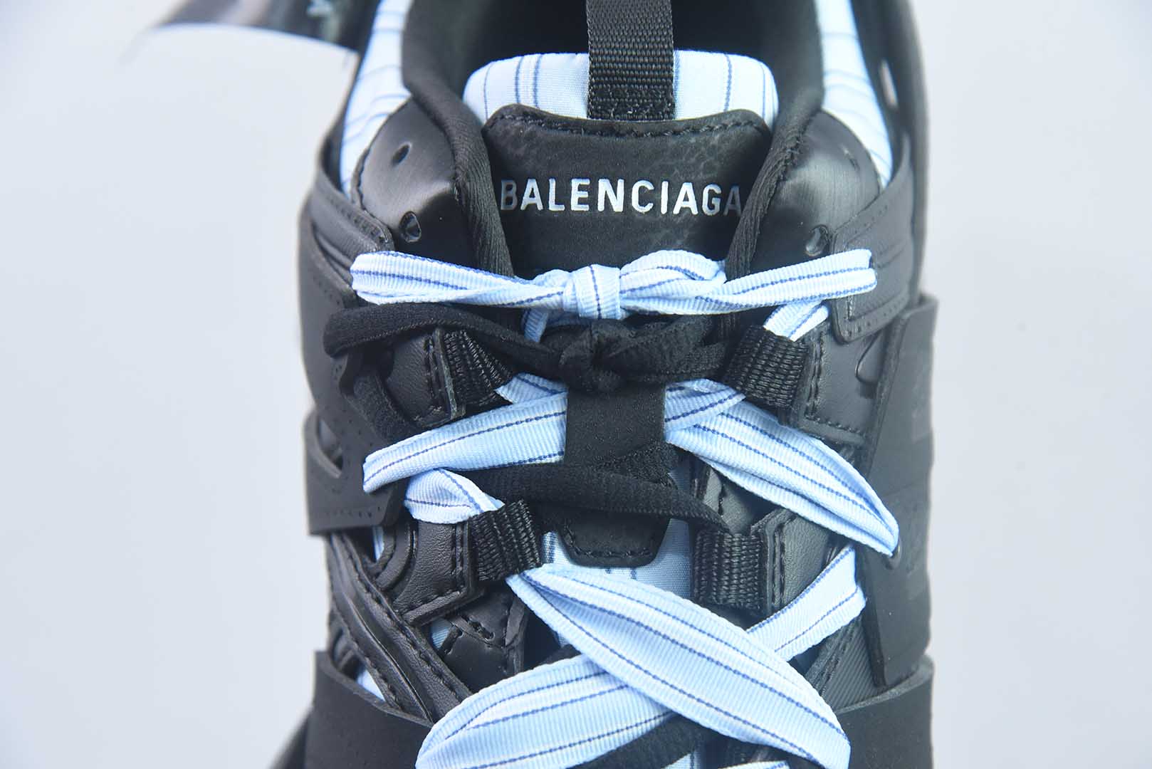 BALENCIAGA TRACK SHIRT 'NEGRAS Y AZULES' - Imagen 3