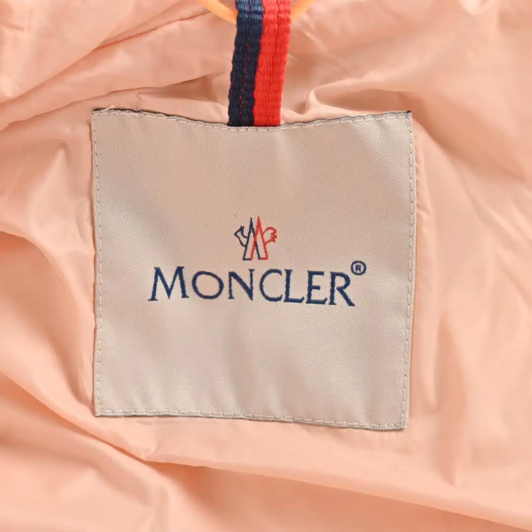RÉPLICA CHAQUETA MONCLER ACOLCHADA CON CAPUCHA 'BLANCA' - Imagen 4