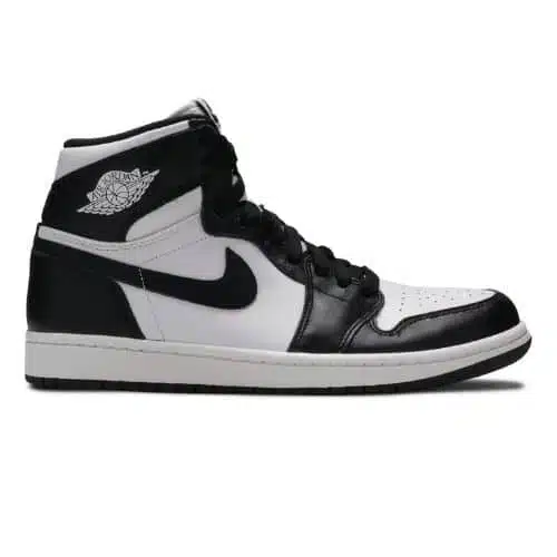 RÉPLICA AIR JORDAN RETRO 1 BLANCAS Y NEGRAS