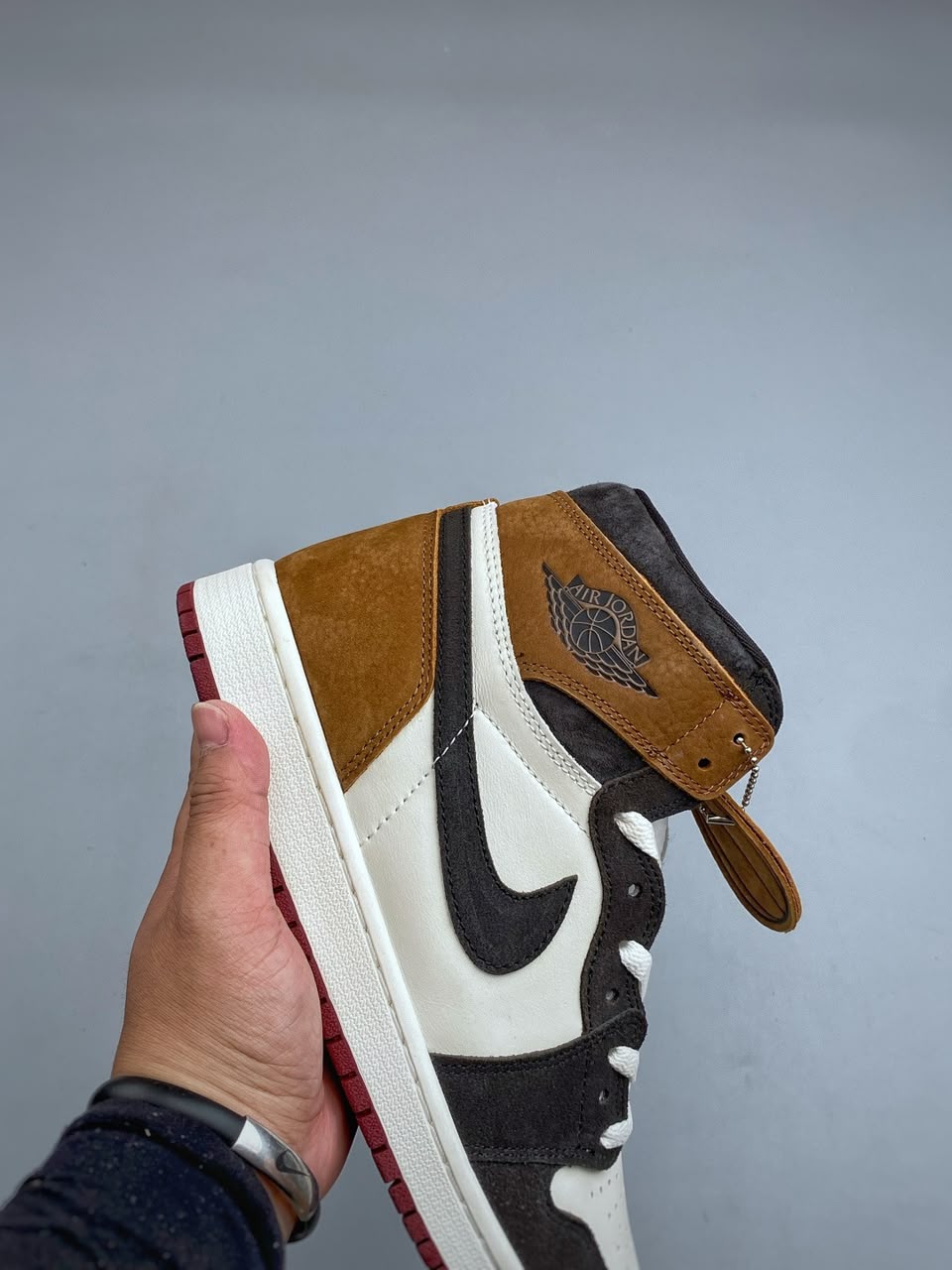 JORDAN 1 RETRO HIGH OG 'LOVE LETTER' - Imagen 5