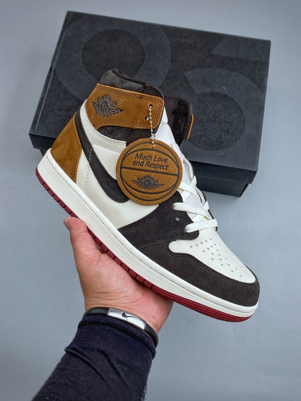 JORDAN 1 RETRO HIGH OG 'LOVE LETTER' - Imagen 9