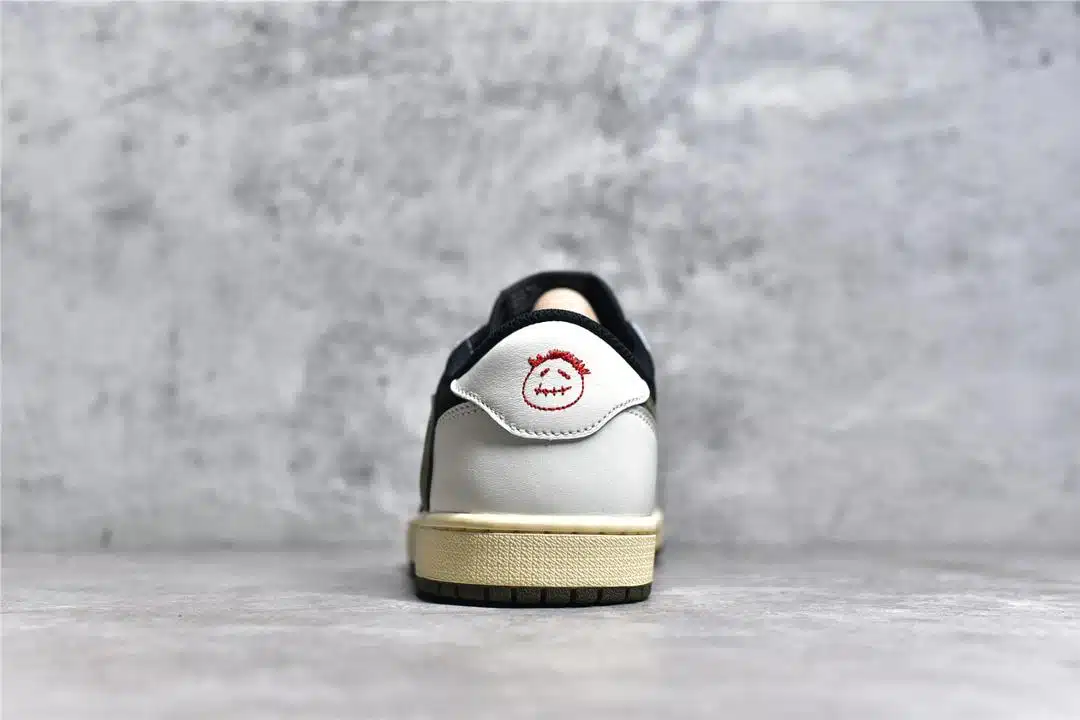 RÉPLICA JORDAN 1 RETRO LOW OG SP TRAVIS SCOTT MEDIUM OLIVE - Imagen 4