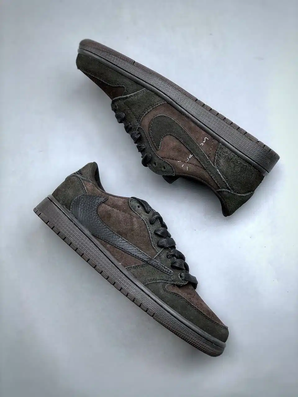 RÉPLICA JORDAN 1 RETRO LOW TRAVIS SCOTT 'VELVET BROWN' - Imagen 4