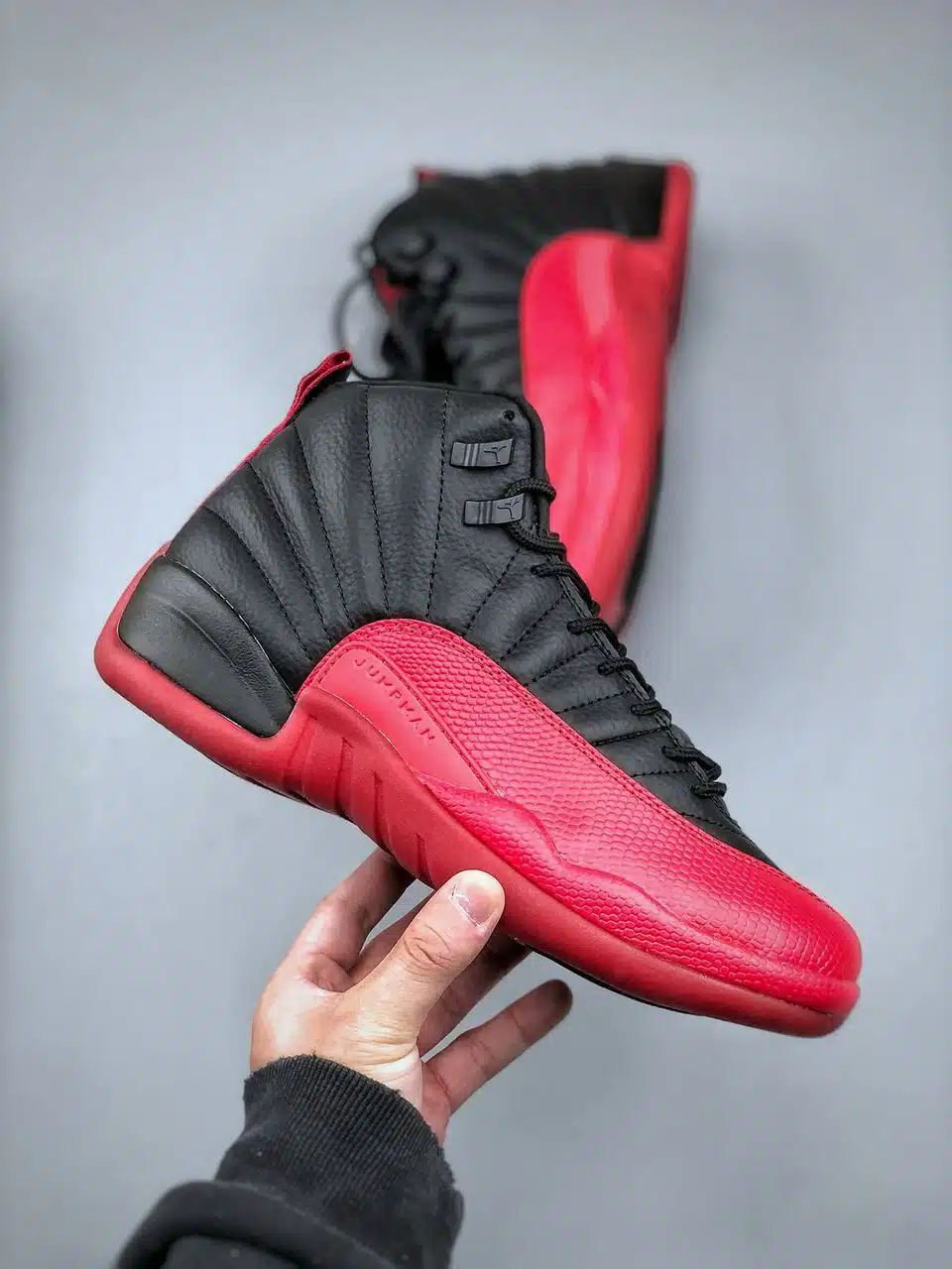 RÉPLICA JORDAN 12 RETRO 'FLU GAME' (2025) - Imagen 8