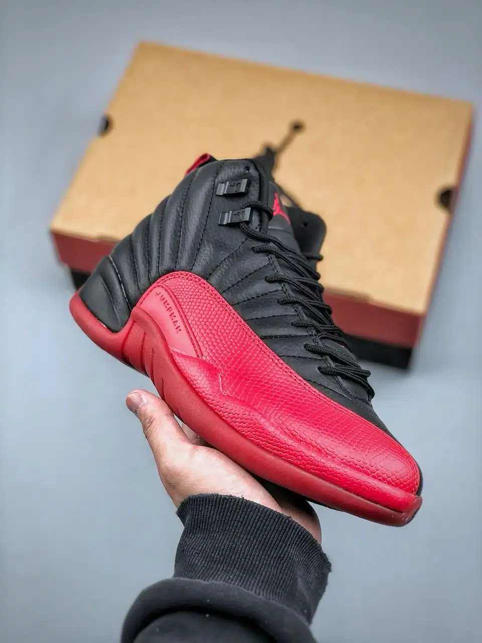 RÉPLICA JORDAN 12 RETRO 'FLU GAME' (2025) - Imagen 7
