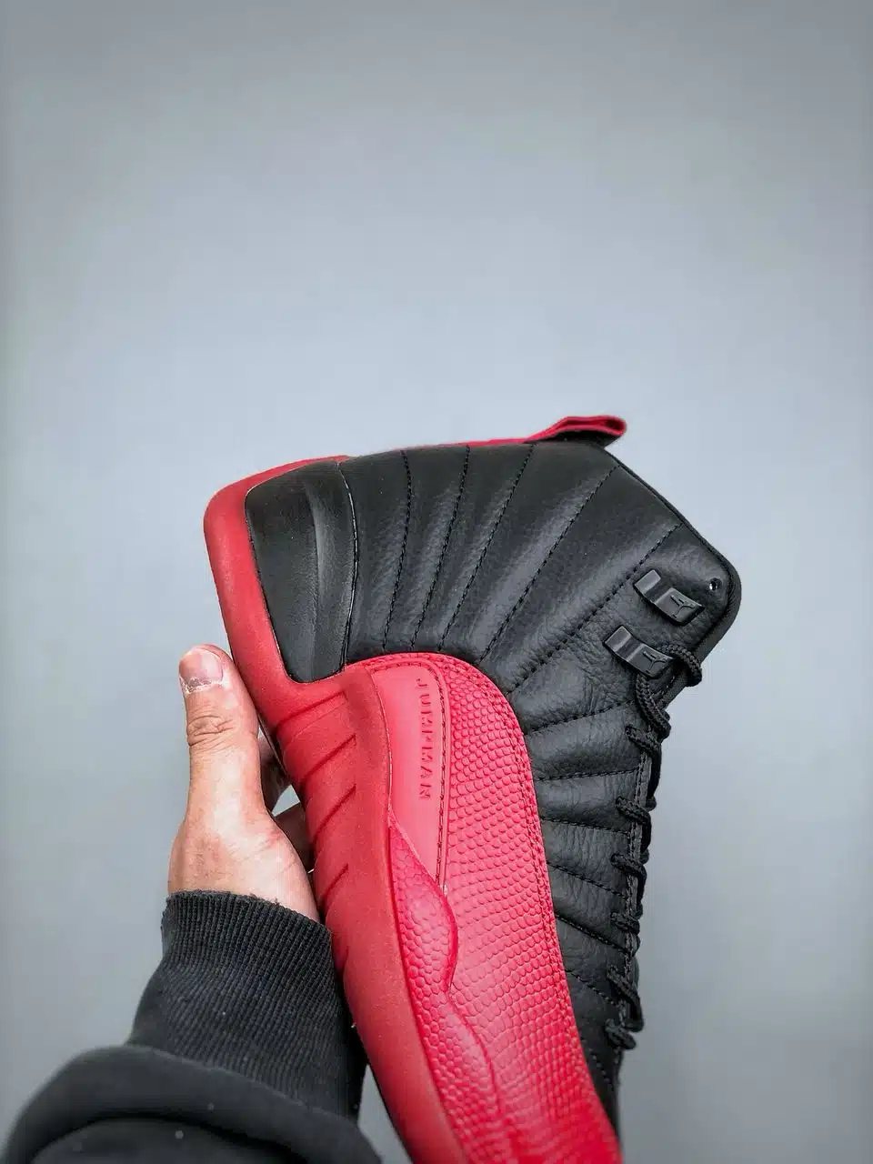 RÉPLICA JORDAN 12 RETRO 'FLU GAME' (2025) - Imagen 5
