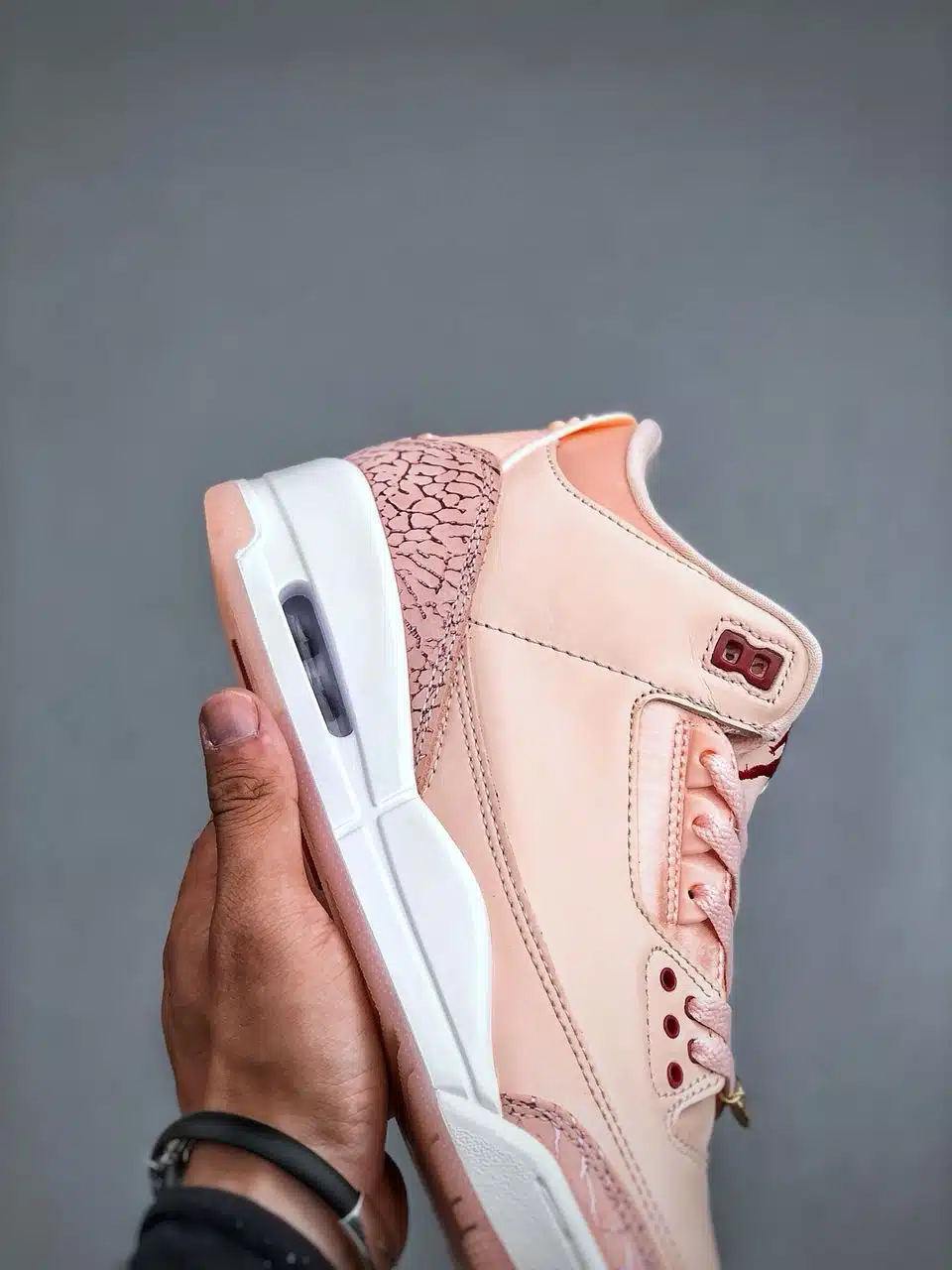 REPLICA JORDAN 3 RETRO 'VALENTINE'S DAY TREAT YOURSELF' (2025) - Imagen 5
