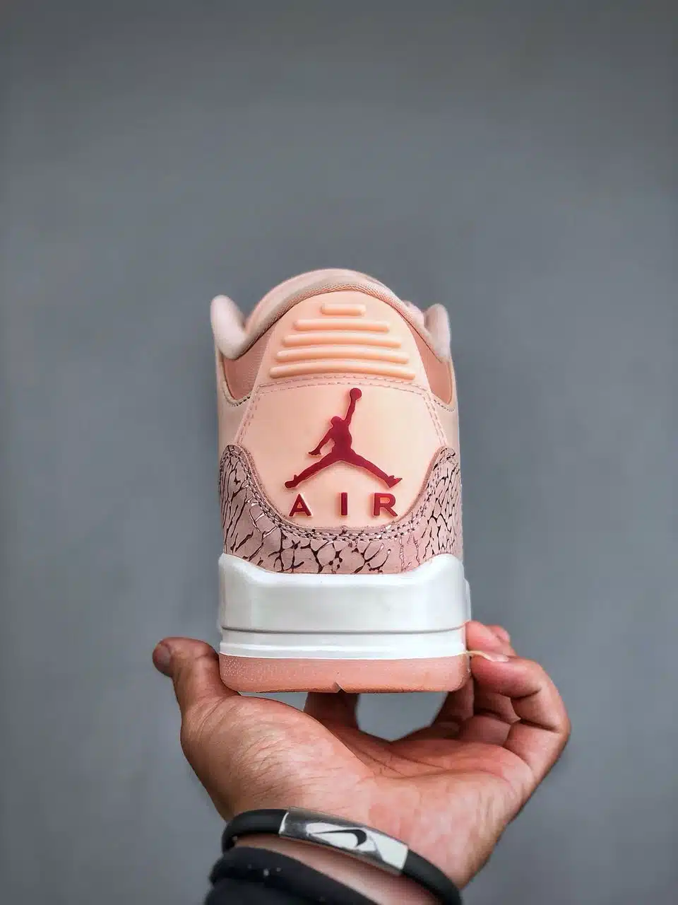 REPLICA JORDAN 3 RETRO 'VALENTINE'S DAY TREAT YOURSELF' (2025) - Imagen 4
