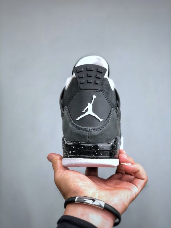 RÉPLICA JORDAN 4 RETRO 'FEAR' (2024) - Imagen 4