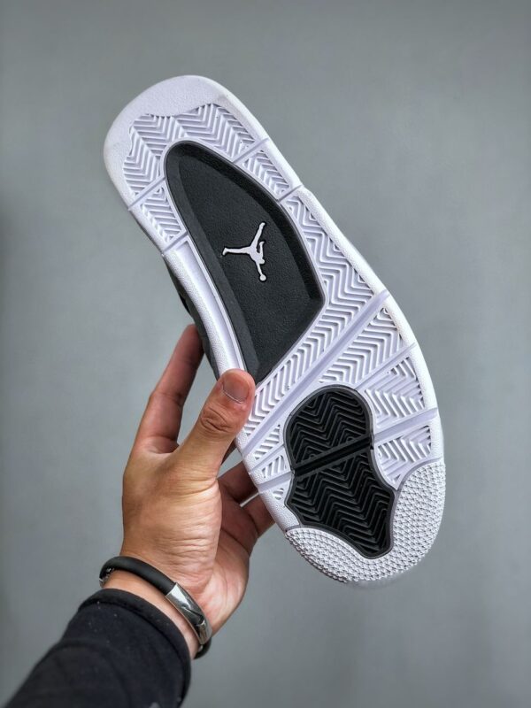 RÉPLICA JORDAN 4 RETRO 'FEAR' (2024) - Imagen 3