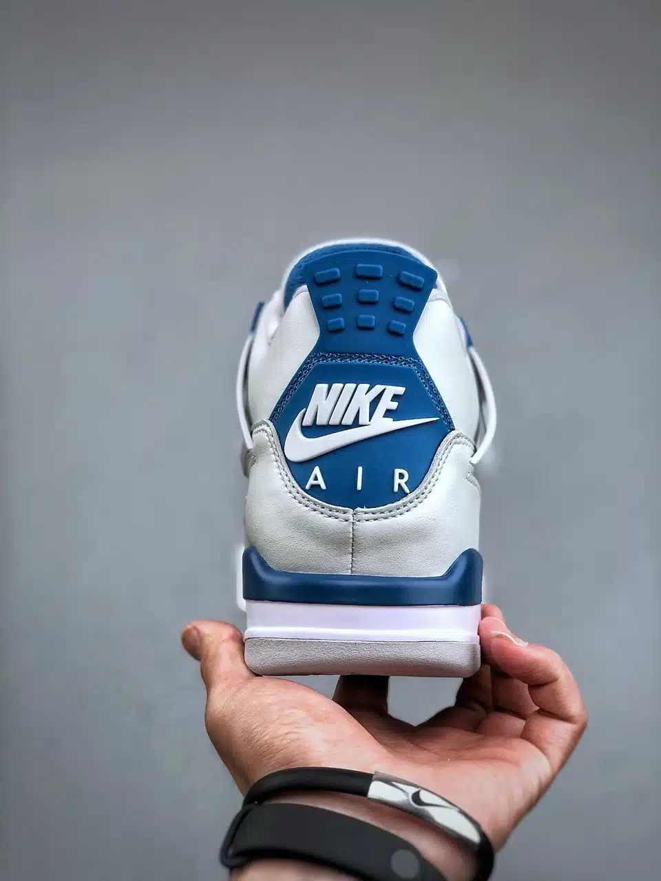 RÉPLICA JORDAN 4 RETRO MILITARY BLUE (2024) - Imagen 5