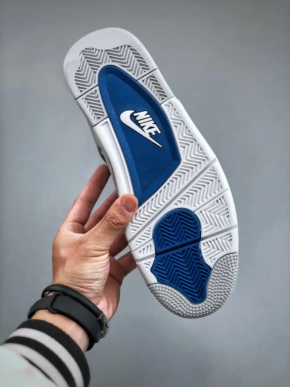 RÉPLICA JORDAN 4 RETRO MILITARY BLUE (2024) - Imagen 3