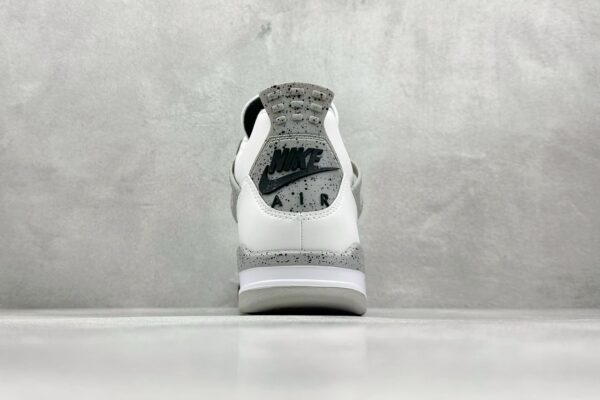 RÉPLICA JORDAN 4 RETRO 'WHITE CEMENT' (2025) - Imagen 5