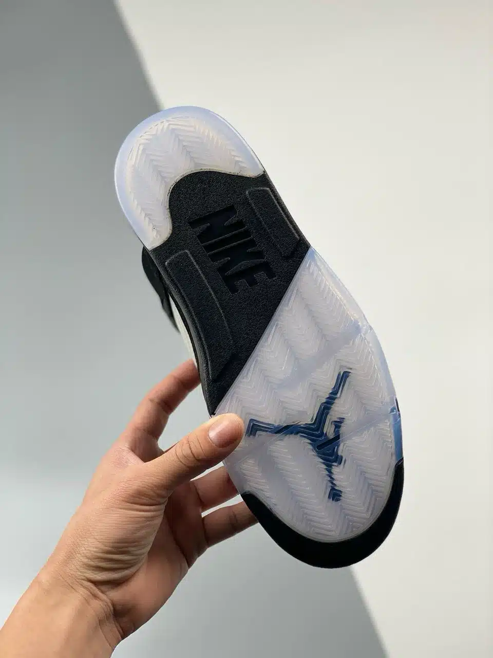 RÉPLICA JORDAN 5 RETRO 'BLACK METALLIC' REIMAGINED - Imagen 4