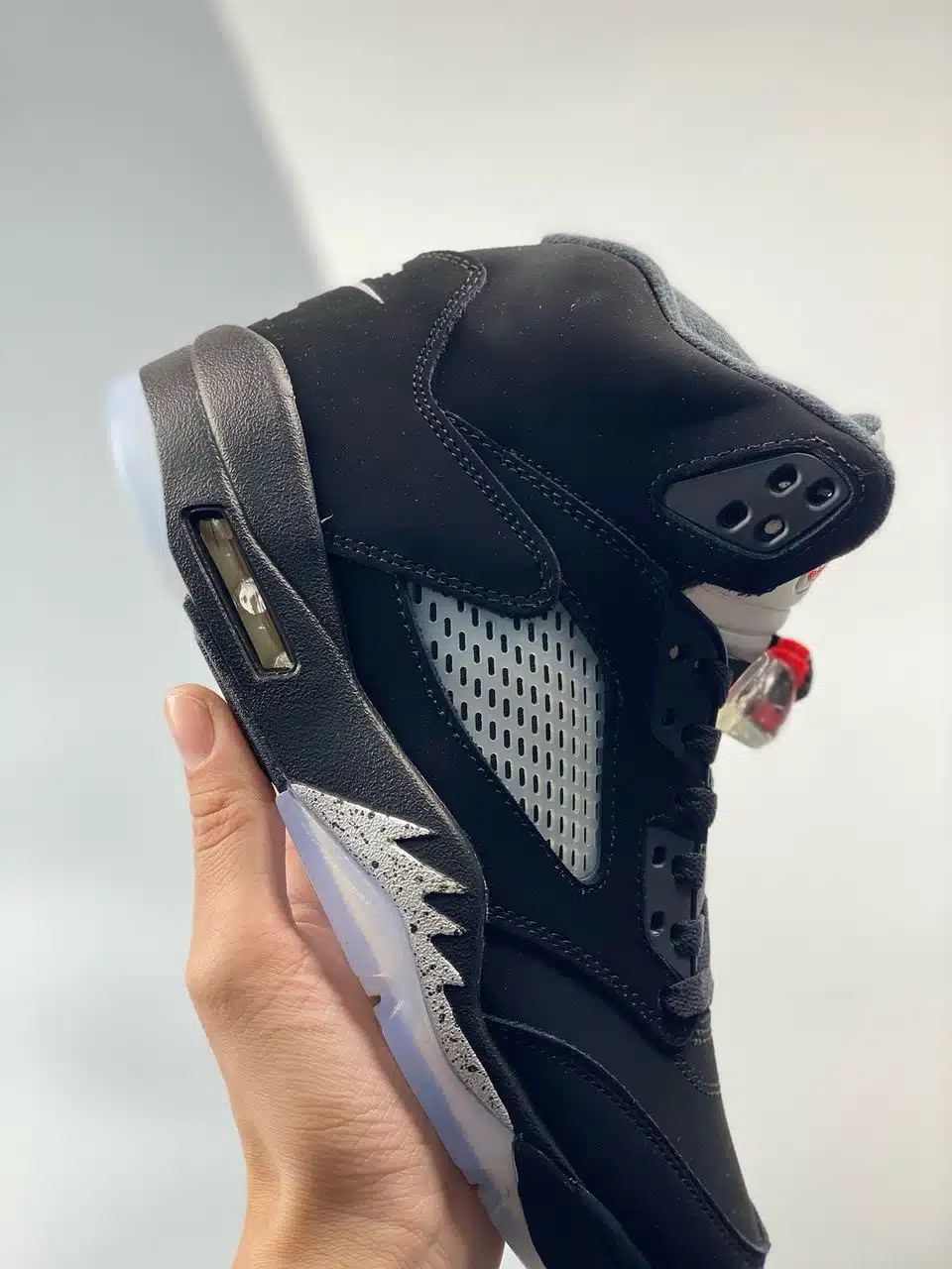 RÉPLICA JORDAN 5 RETRO 'BLACK METALLIC' REIMAGINED - Imagen 2