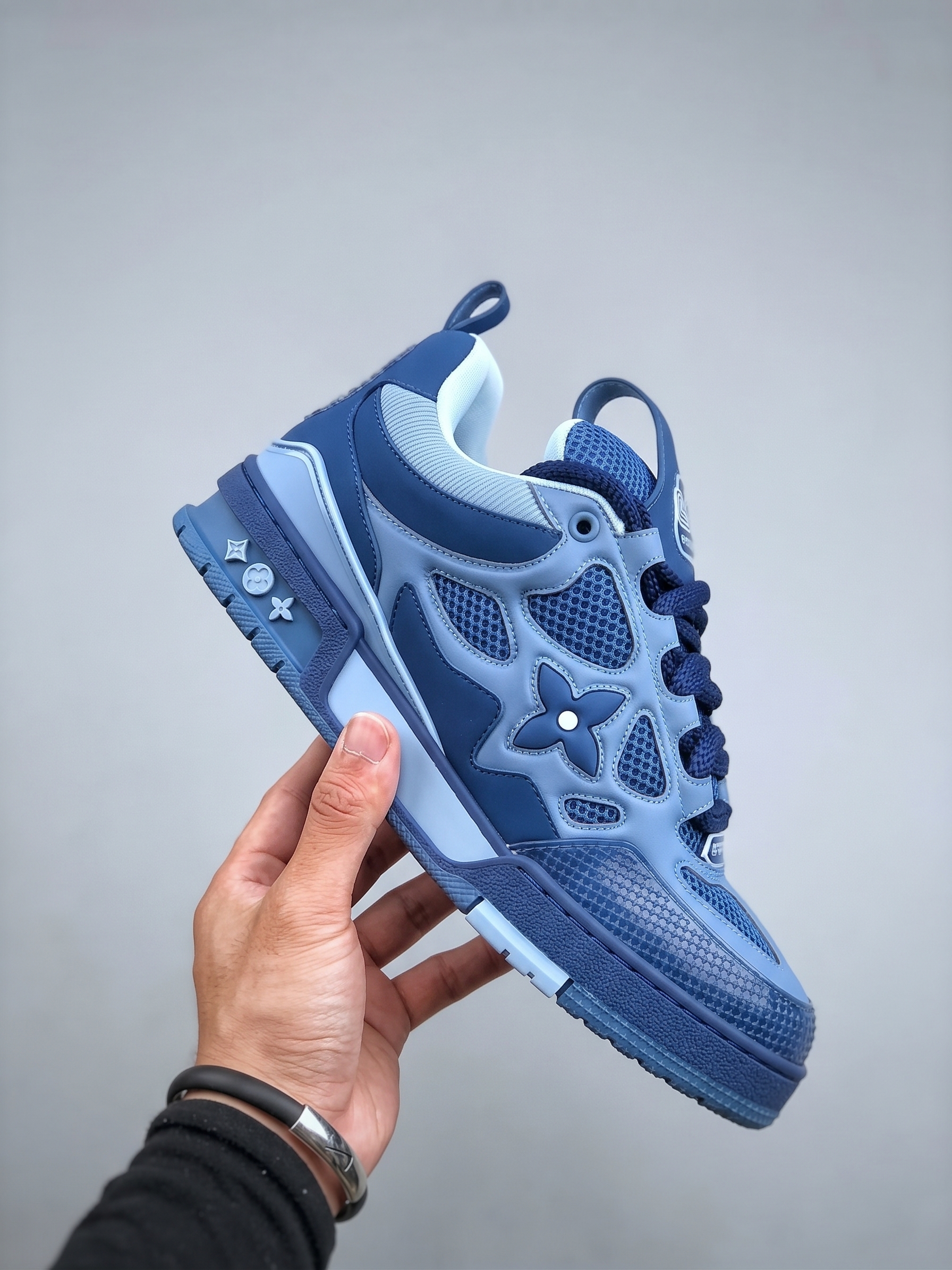 LOUIS VUITTON LV SKATE 'AZULES' - Imagen 4