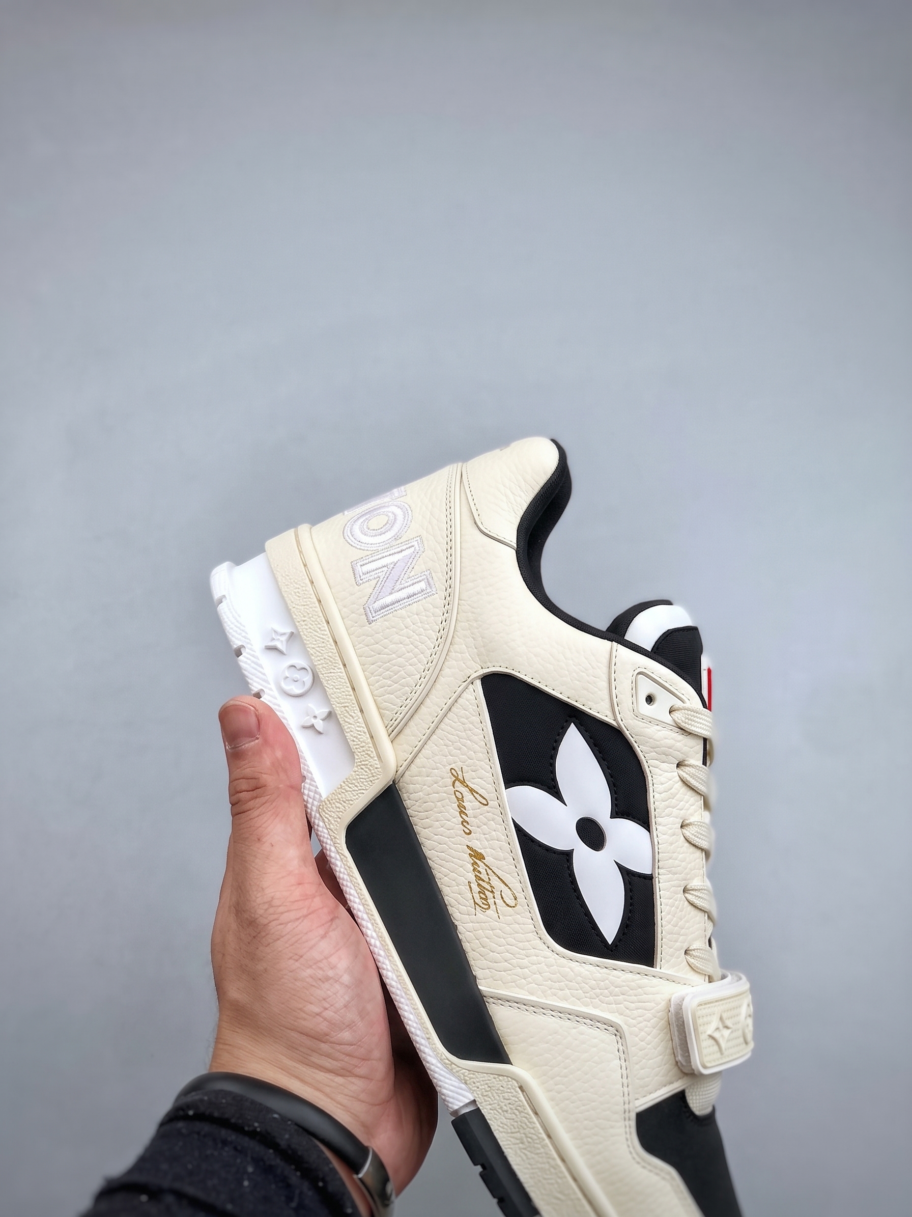LOUIS VUITTON LV TRAINER 'CREAM BLACK' - Imagen 6