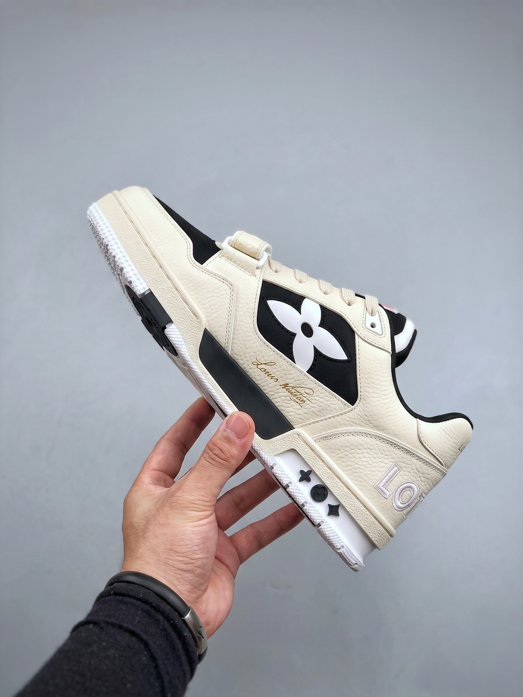 LOUIS VUITTON LV TRAINER 'CREAM BLACK' - Imagen 5