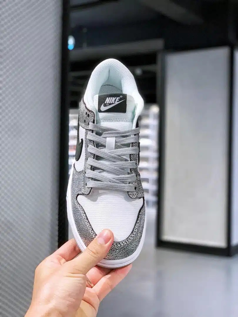 RÉPLICA NIKE DUNK LOW GOLDEN GALS 'METALLIC SILVER' - Imagen 9