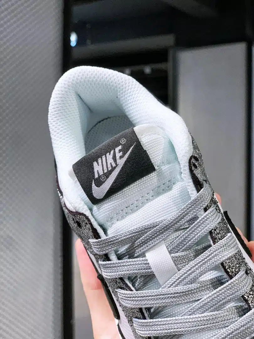 RÉPLICA NIKE DUNK LOW GOLDEN GALS 'METALLIC SILVER' - Imagen 6