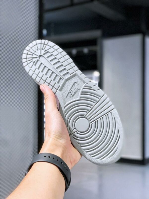 RÉPLICA NIKE DUNK LOW GOLDEN GALS 'METALLIC SILVER' - Imagen 3