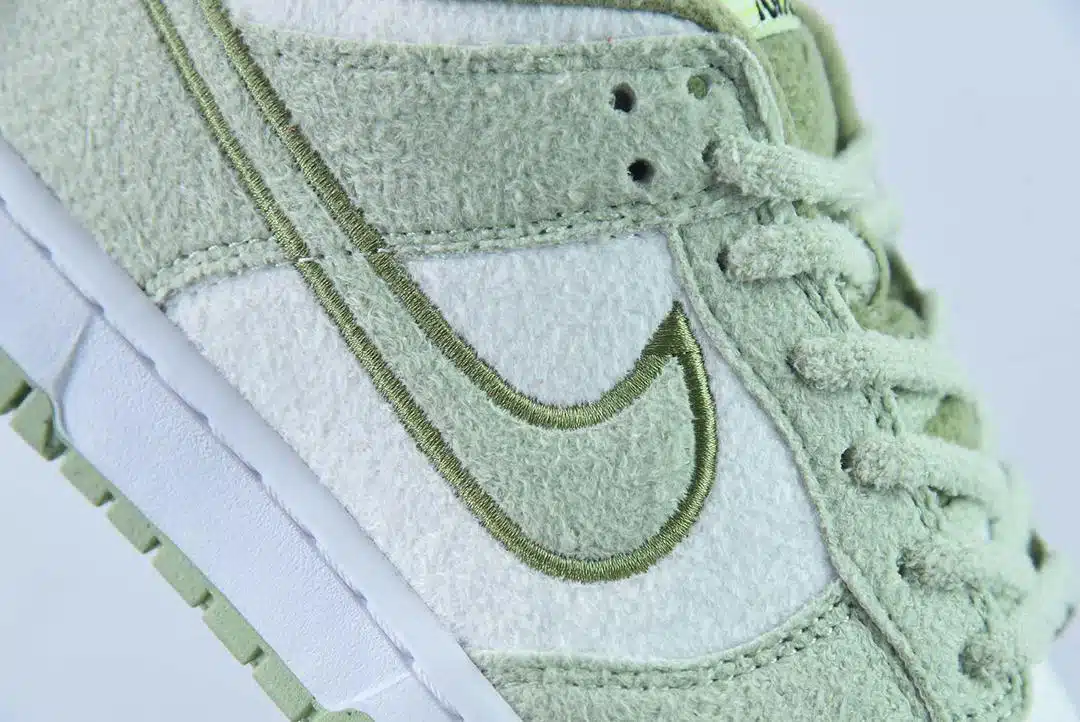 RÉPLICA NIKE DUNK LOW SE FLEECE PACK "HONEYDEW" - Imagen 4