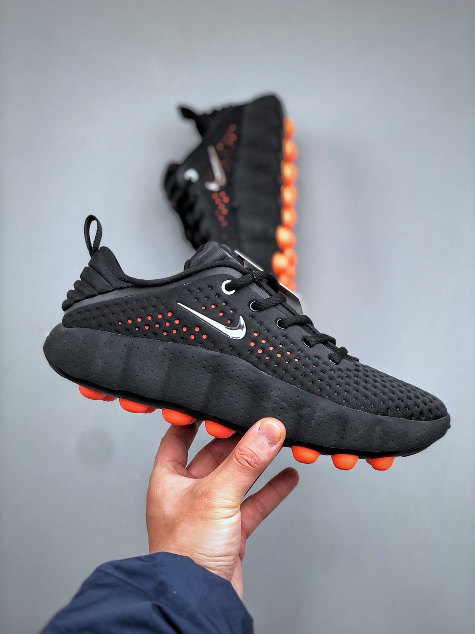 NIKE MIND 002 'BLACK HYPER' CRIMSON - Imagen 2
