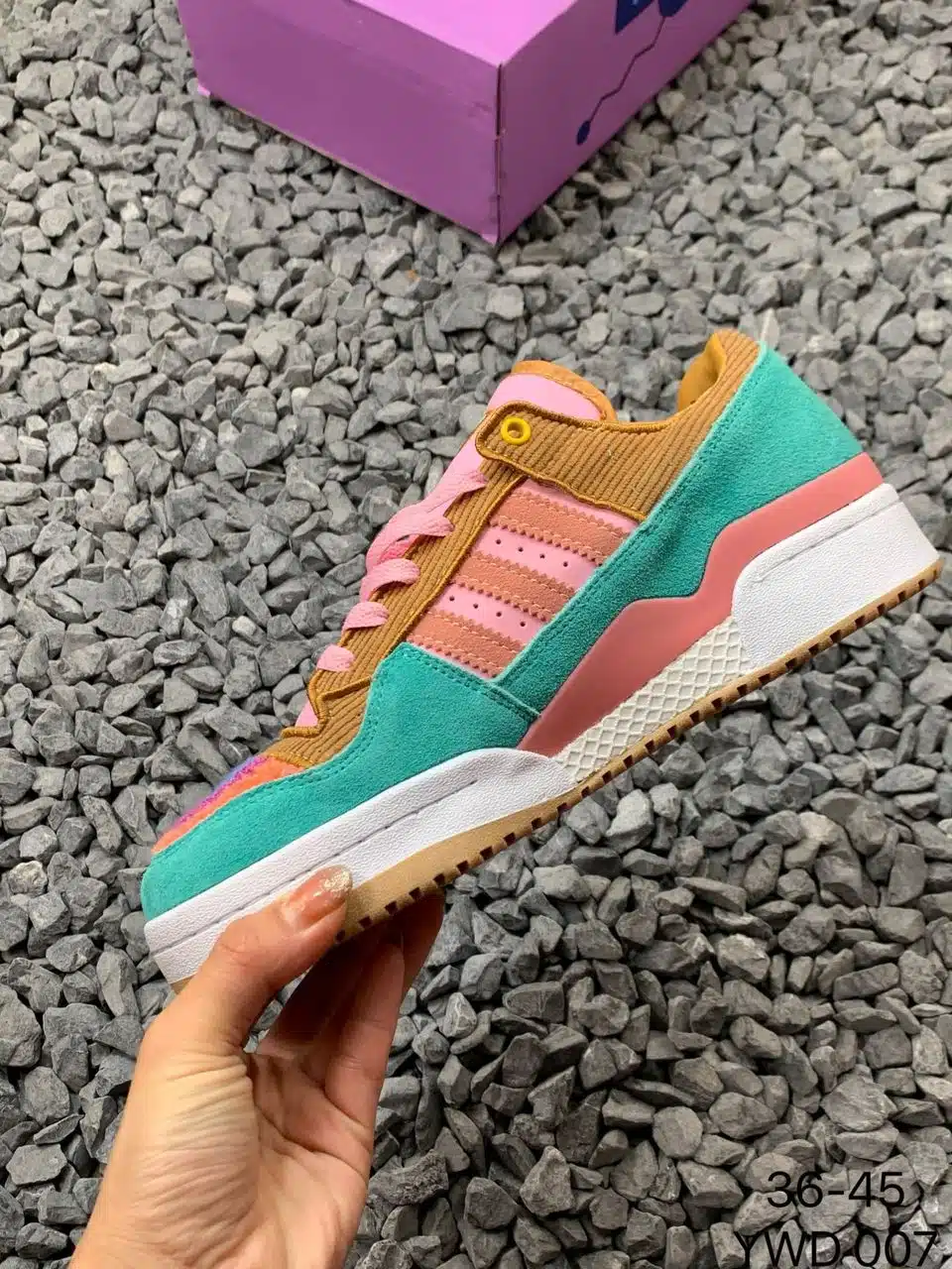 RÉPLICA THE SIMPSONS X ADIDAS FORUM LOW ‘LIVING ROOM’ - Imagen 8