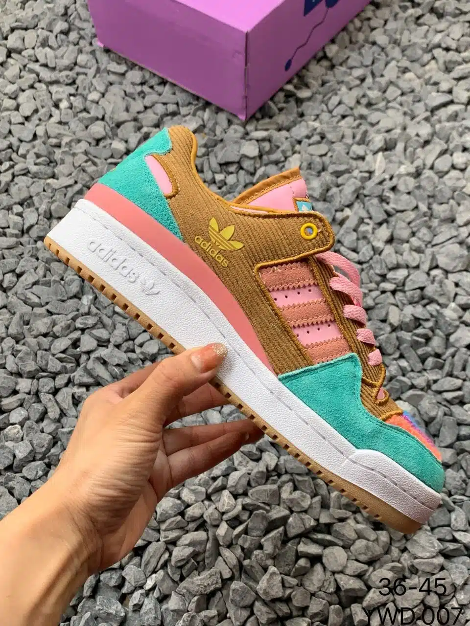 RÉPLICA THE SIMPSONS X ADIDAS FORUM LOW ‘LIVING ROOM’ - Imagen 6