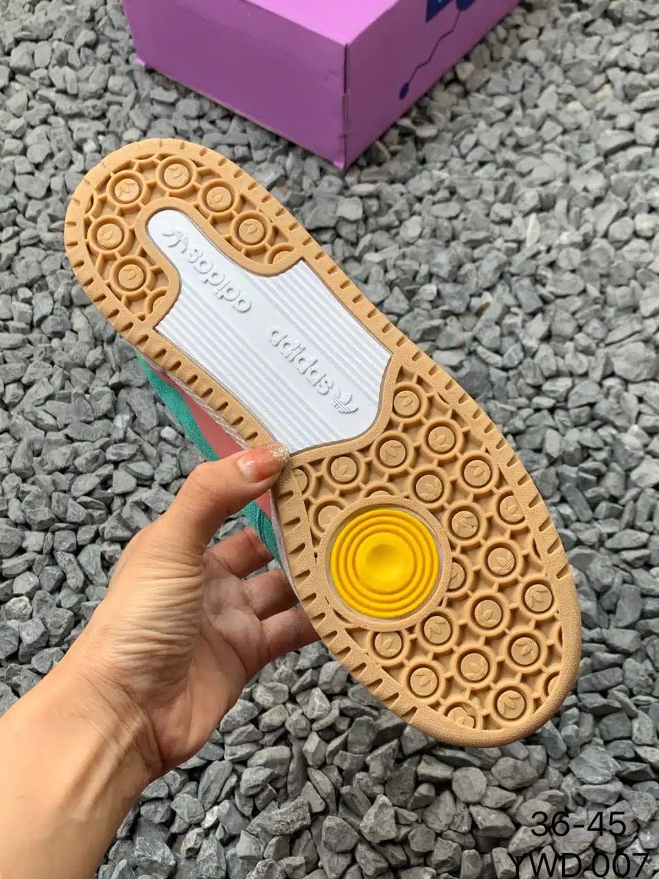 RÉPLICA THE SIMPSONS X ADIDAS FORUM LOW ‘LIVING ROOM’ - Imagen 5