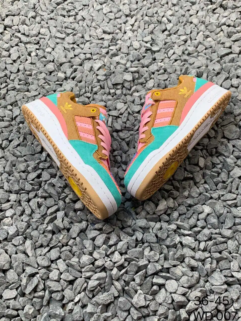 RÉPLICA THE SIMPSONS X ADIDAS FORUM LOW ‘LIVING ROOM’ - Imagen 2