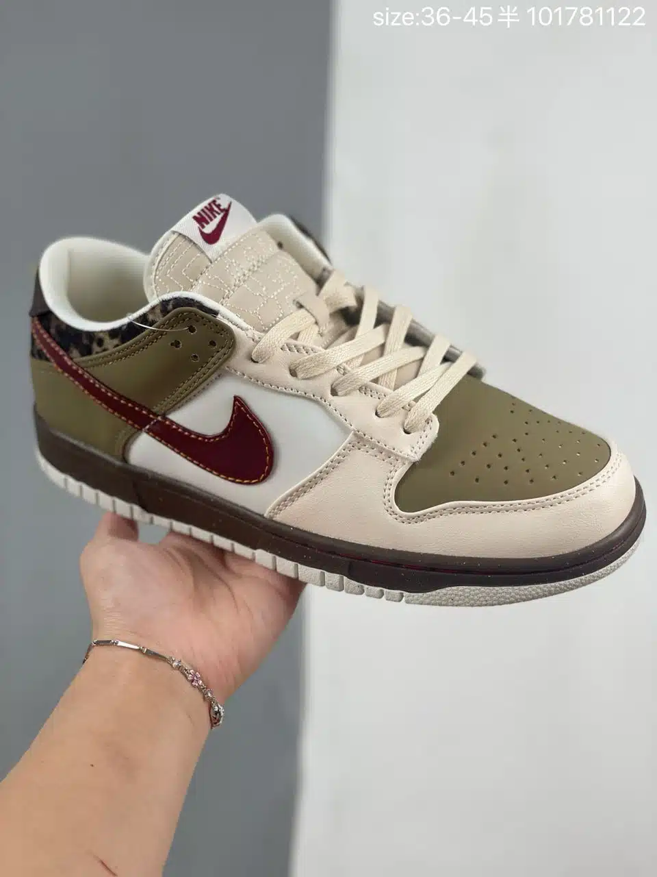 RÉPLICA DUNK LOW RETRO KHAKI TEAM 'RED PEARL WHITE' - Imagen 8