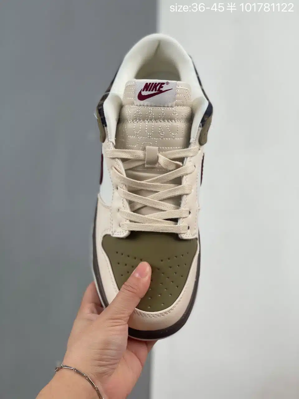 RÉPLICA DUNK LOW RETRO KHAKI TEAM 'RED PEARL WHITE' - Imagen 7
