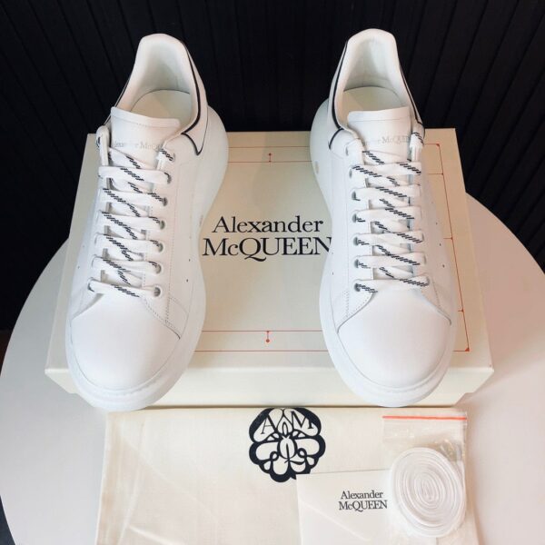 RÉPLICA ALEXANDER  MCQUEEN BLANCAS LINE BLACK - Imagen 6